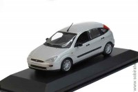 Ford Focus 5-turig 2002 silver 