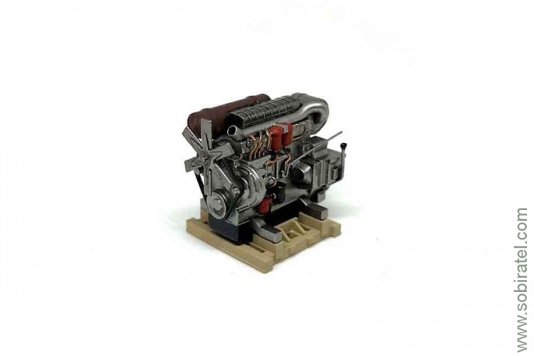 масштабная модель Двигатель тракторный на поддоне, хром (Моделстрой 1:43)