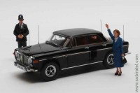 Rover 3.5 Litre P5b Saloon PM с фигуркой Маргарет Тэтчер и полицейского 1972 черный (Matrix 1:43)