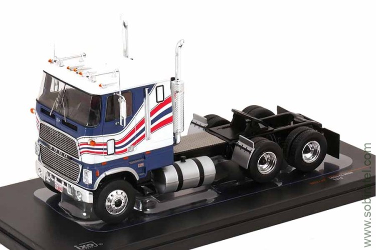 седельный тягач №177 Ford CL 9000 1976 белый с графикой (iXO 1:43) Скоро!