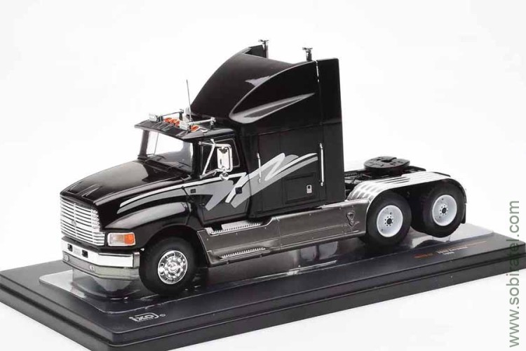 седельный тягач №179 Ford Aeromax 1990 черный (iXO 1:43)