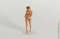 фигурка Девушка в оранжевом купальнике (Каморка 1:43)