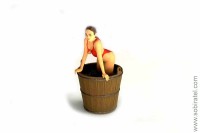 фигурка Девушка в чане, брюнетка (Моделстрой 1/43)