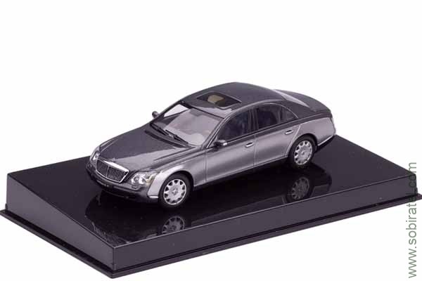 Maybach 57 SWB W240 2003 двухцветный серый (AUTOart 1/43)