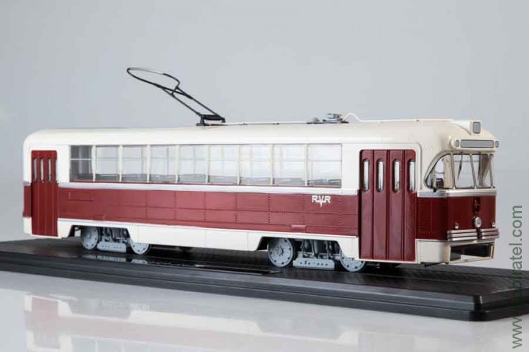 трамвай РВЗ-6М2 бежево-бордовый (SSM 1:43)