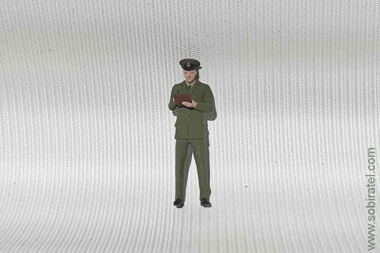 фигурка Проверяющий (OPUS 1:43)