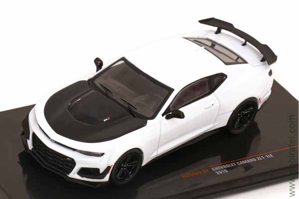 Chevrolet Camaro ZL1 1LE 2019 white / black (iXO 1:43)