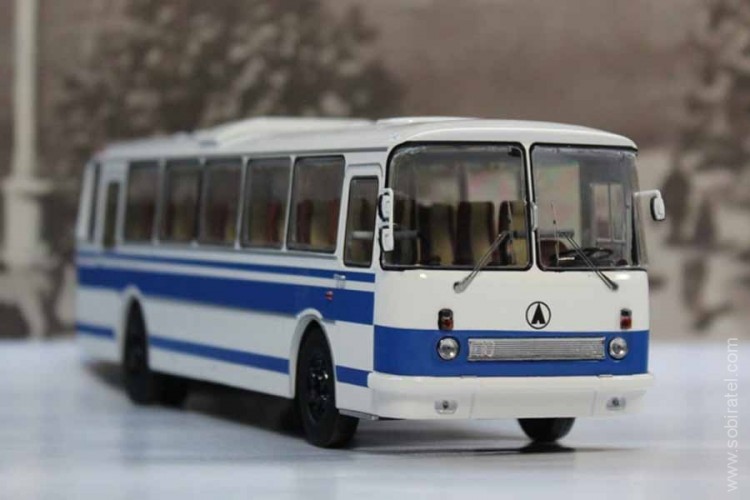 автобус ЛАЗ-699Р (бело-синий)