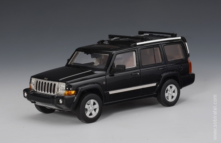 JEEP Commander 2011 black metallic (GLM)