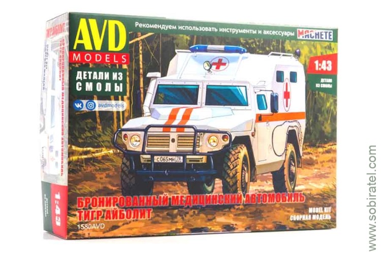 Сборная модель Автомобиль бронированный медицинский (AVD 1:43)
