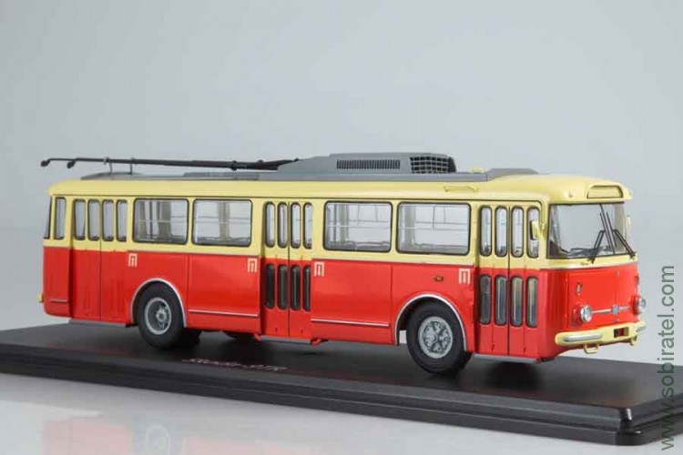Троллейбус Skoda-9TR красно-бежевый, SSM 1:43