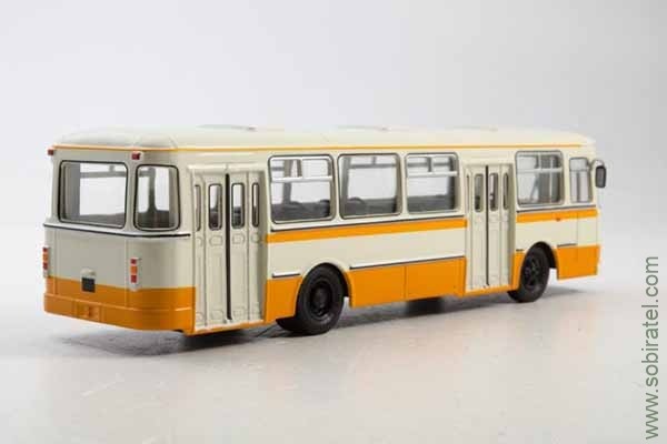 автобус 677М бежевый-охра (СовА 1/43)