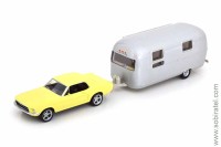 Ford Mustang 1968 жёлтый + кемпер-трейлер Airstream Caravan (Norev 1/43)