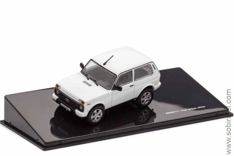 внедорожник Урбан белый (ARM 1/43)