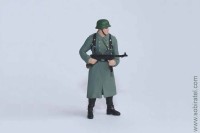 фигурка Немецкий солдат в шинели №2 (Каморка 1:43)