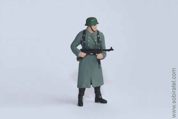 фигурка Немецкий солдат в шинели №2 (Каморка 1:43) фигурка Немецкий солдат в шинели №2 (Каморка 1:43)