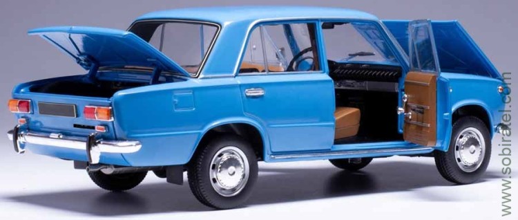 1/18 Жигули 2101 1971 голубой (iXO, 1:18)