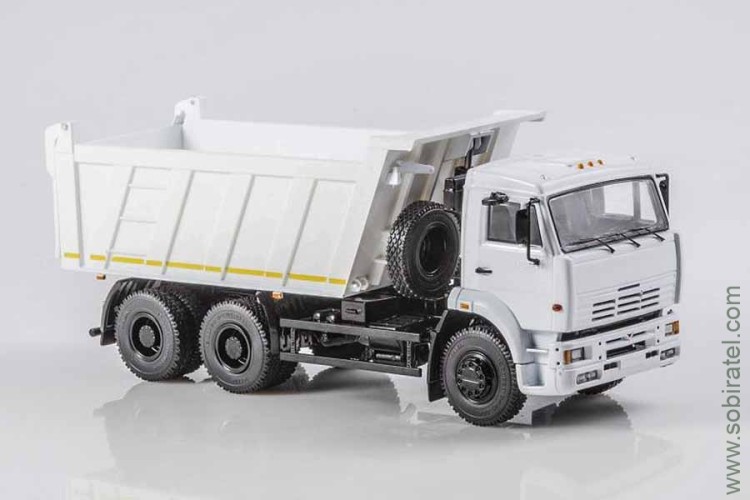 Камский 6520 самосвал белый (SSM 1:43)