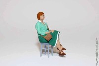 фигурка Женщина сидит вар.2 (Каморка 1:43)