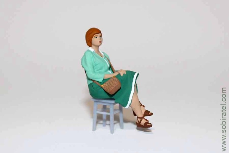 фигурка Женщина сидит вар.2 (Каморка 1:43)