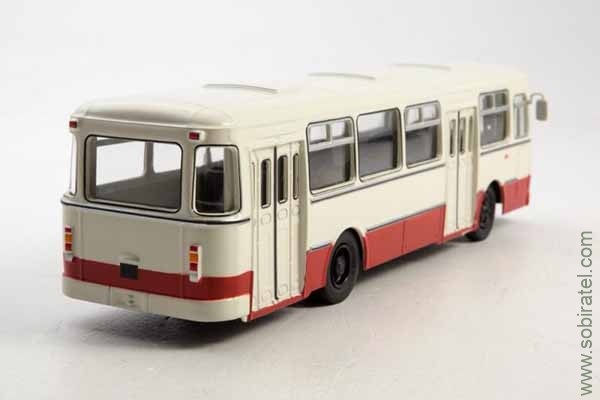 автобус 677М бело-красный (СовА 1/43)