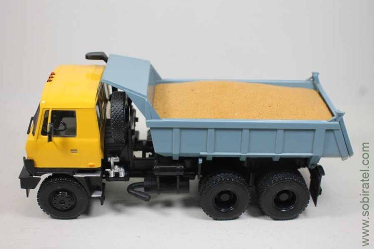 Груз в кузов для Tatra 815S1 песок желтый (ССМ)