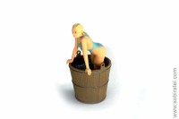 фигурка Девушка в чане, блондинка (Моделстрой 1/43)