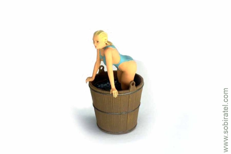 фигурка Девушка в чане, блондинка (Моделстрой 1/43) фигурка Девушка в чане, блондинка (Моделстрой 1/43)