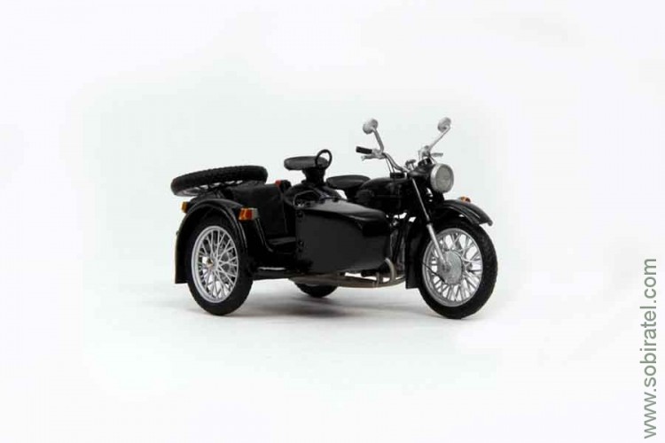 мотоцикл ИМЗ 8.103-10 1985г. с коляской, черный (Моделстрой 1:43)