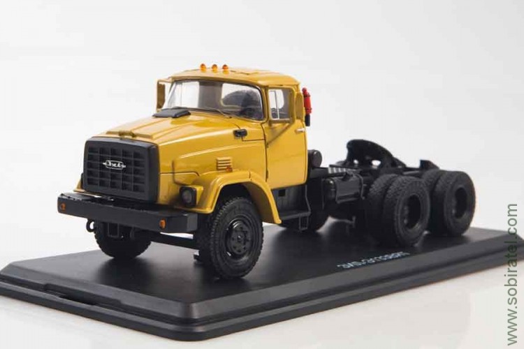 ЗИЛ-Э133ВЯТ тягач (ModelPro 1:43)
