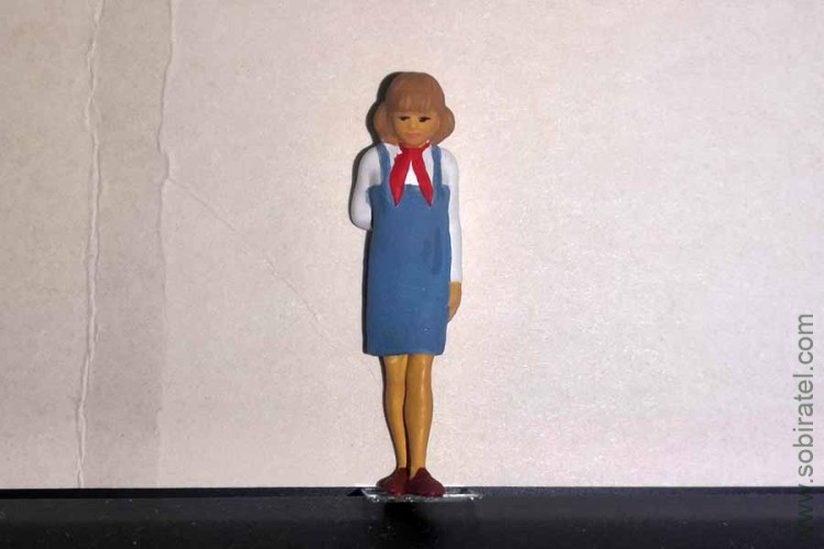 фигурка Пионерка Маша (Моделстрой 1:43) фигурка Пионерка Маша (Моделстрой 1:43)